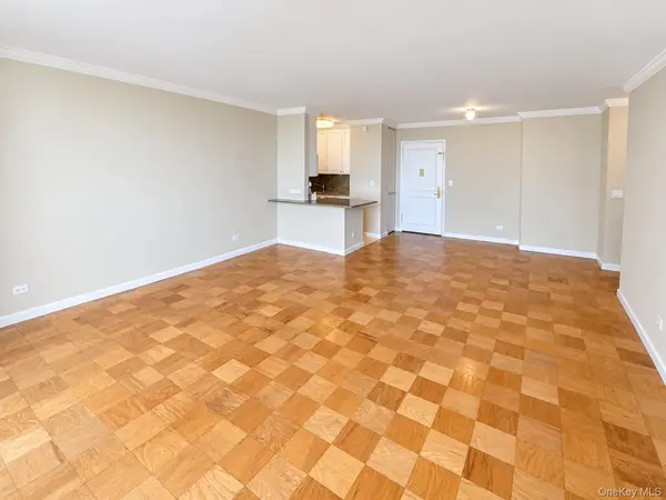 26910 Grand Central Pkwy #10T, Floral Park, NY 11005