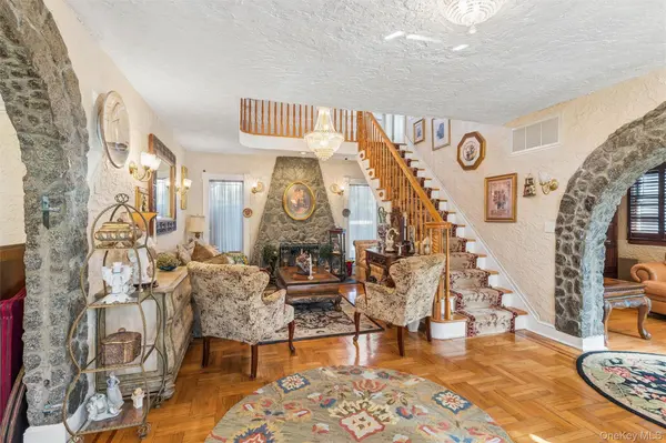 315 wynsum AVE, Merrick, NY 11566