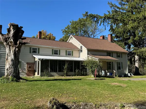 261 Van Keuren AVE, Pine Bush, NY 12566