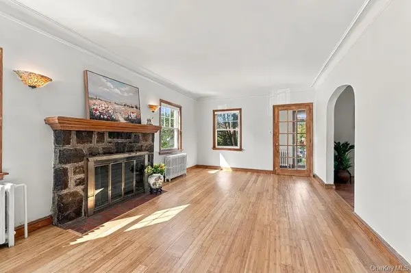 120-02 9th AVE, College Point, NY 11356
