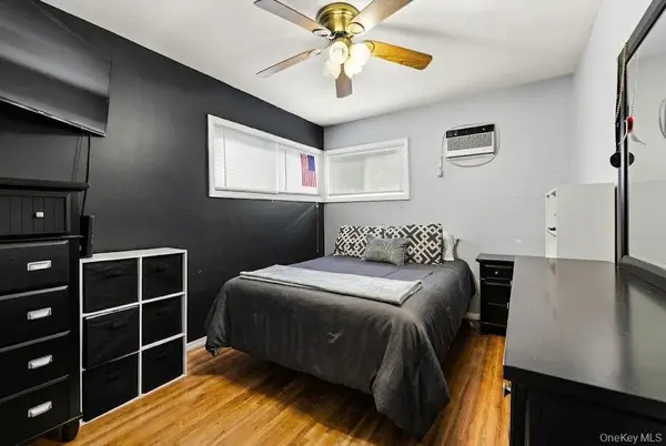 607 N Monroe AVE, Lindenhurst, NY 11757