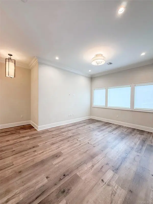 226 New York Avenue #307, Huntington, NY 11743