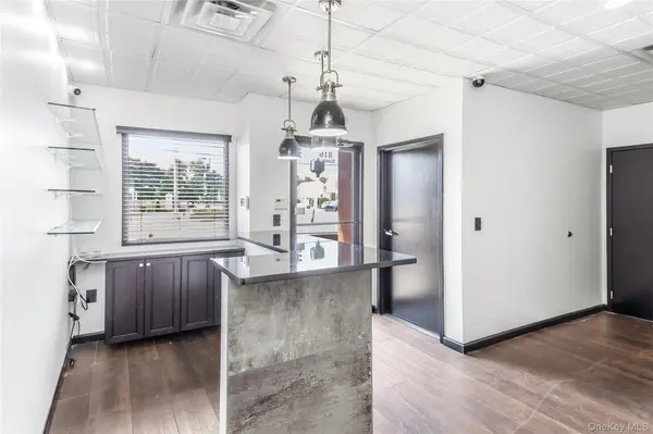 816 Hempstead TPKE, Franklin Square, NY 11010