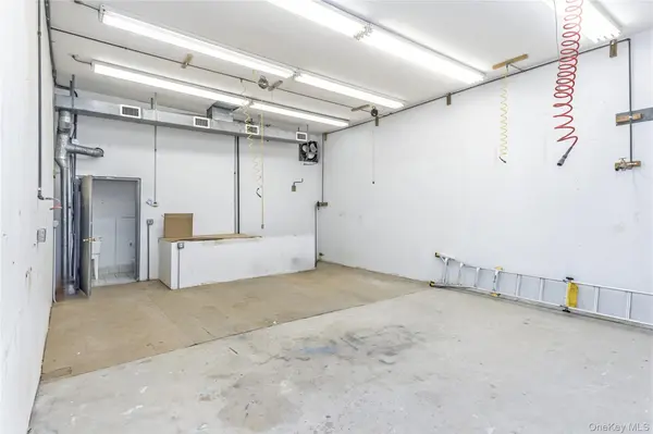 816 Hempstead TPKE, Franklin Square, NY 11010