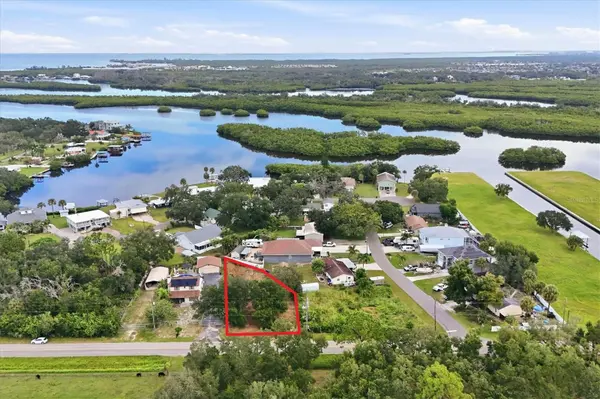 2607 GULF CITY RD, Ruskin, FL 33570