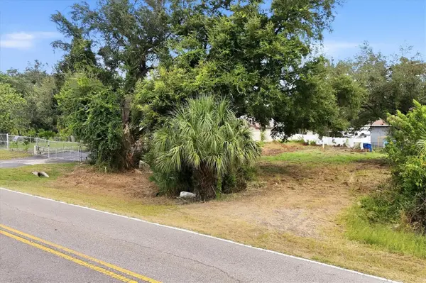 2607 GULF CITY RD, Ruskin, FL 33570