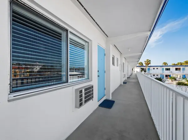 475 BENJAMIN FRANKLIN DR #215, Sarasota, FL 34236