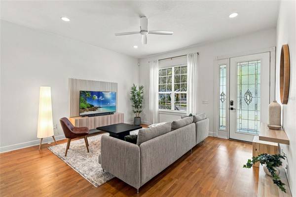1222 NOBLE PL, Orlando, FL 32801