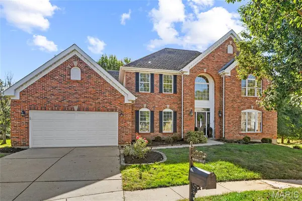 1015 Nooning Tree DR, Chesterfield, MO 63017