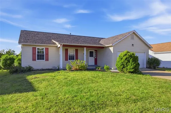 857 Cades CV, Florissant, MO 63031