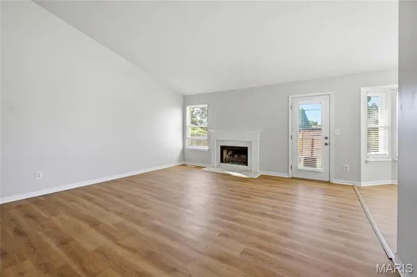 857 Cades CV, Florissant, MO 63031