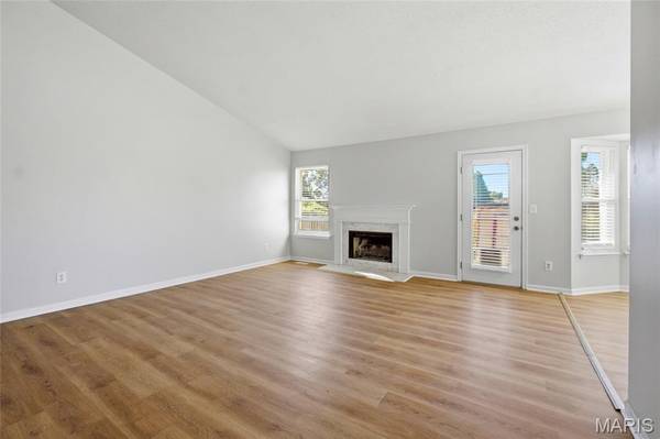 857 Cades CV, Florissant, MO 63031