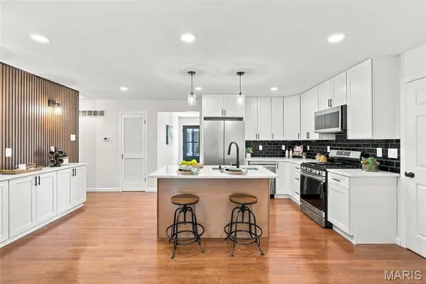 1585 Boulder DR, Florissant, MO 63031