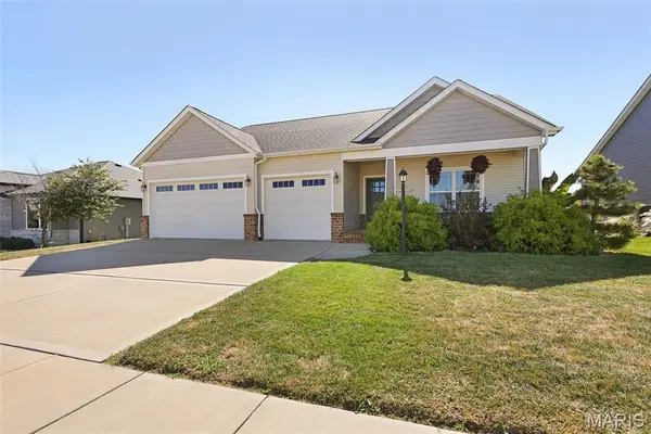 7104 Richmond DR, Glen Carbon, IL 62034