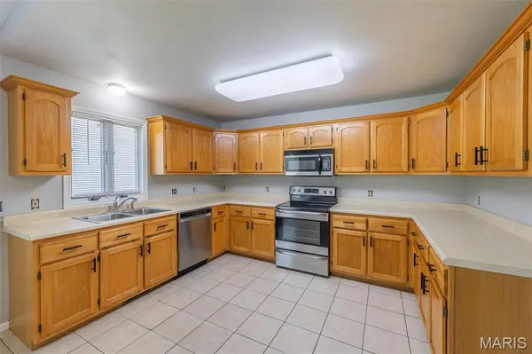 2001 Raulston AVE, Poplar Bluff, MO 63901