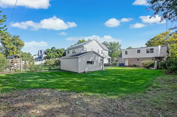 18 Oxford AVE, Clarendon Hills, IL 60514