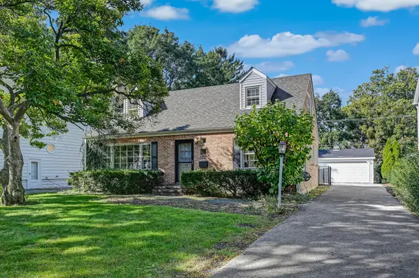 18 Oxford AVE, Clarendon Hills, IL 60514