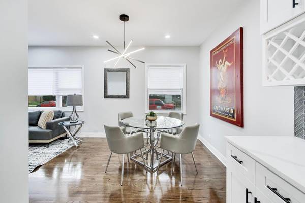 2227 Foster ST, Evanston, IL 60201