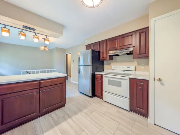 2601 Brookview DR, Burnsville, MN 55337