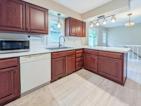 2601 Brookview DR, Burnsville, MN 55337