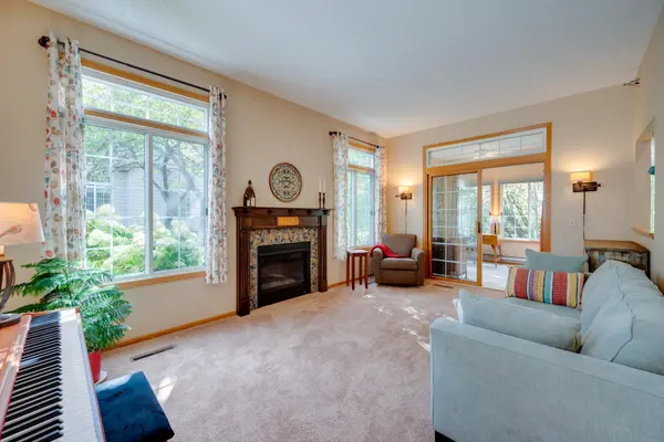 2489 Lockwood DR #55, Mendota Heights, MN 55120