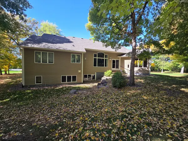 9284 Ehler AVE SE, Delano, MN 55328