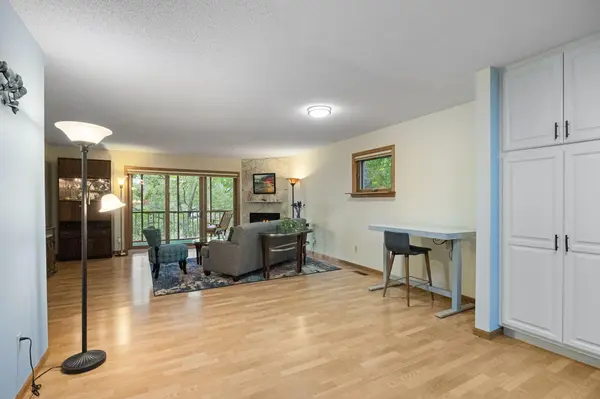 1880 Shady Beach AVE, Roseville, MN 55113