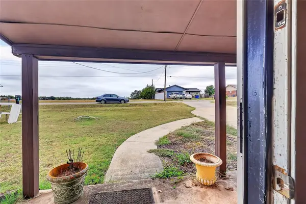 2216 Dixon RD, Choctaw, OK 73020