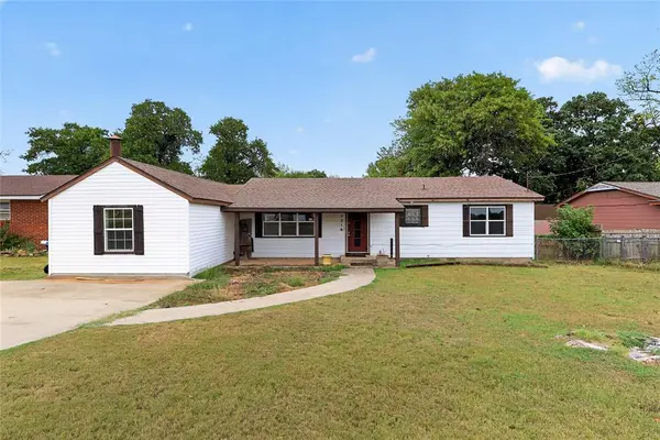 2216 Dixon RD, Choctaw, OK 73020