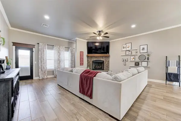 10801 Highland DR, Yukon, OK 73099