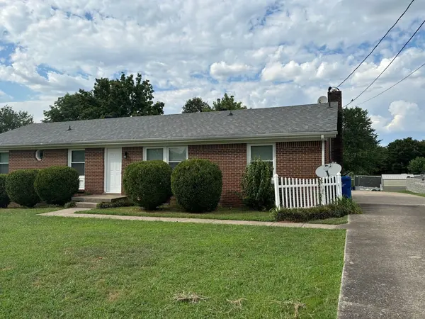 927 Kenwood Dr, Clarksville, TN 37043