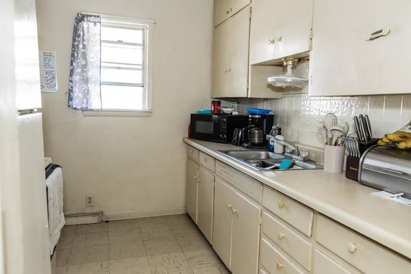 656-658 S Front St, Salina, KS 67401
