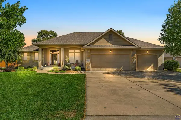5000 NW Sterling Chase DR, Topeka, KS 66618