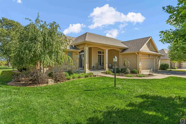 5000 NW Sterling Chase DR, Topeka, KS 66618
