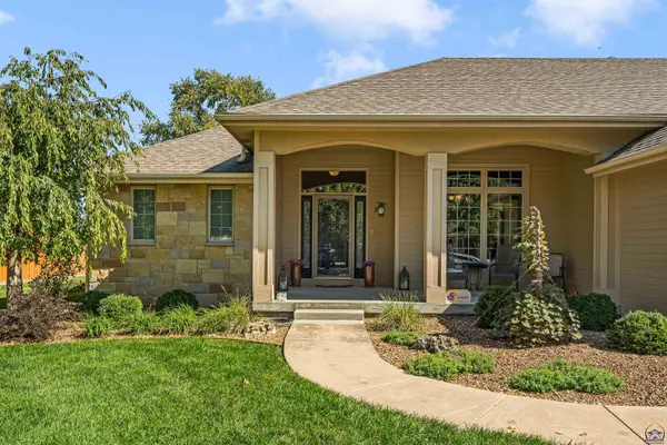 5000 NW Sterling Chase DR, Topeka, KS 66618