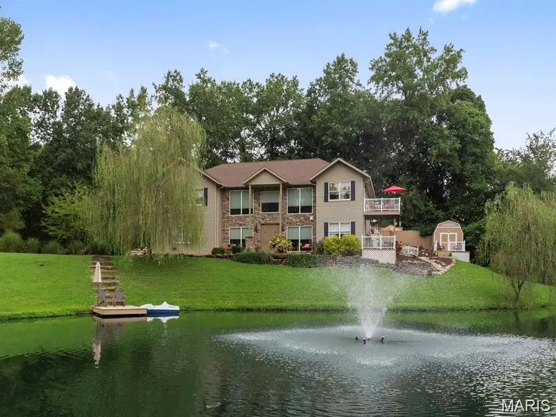 205 PAUL PL, Lebanon, IL 62254