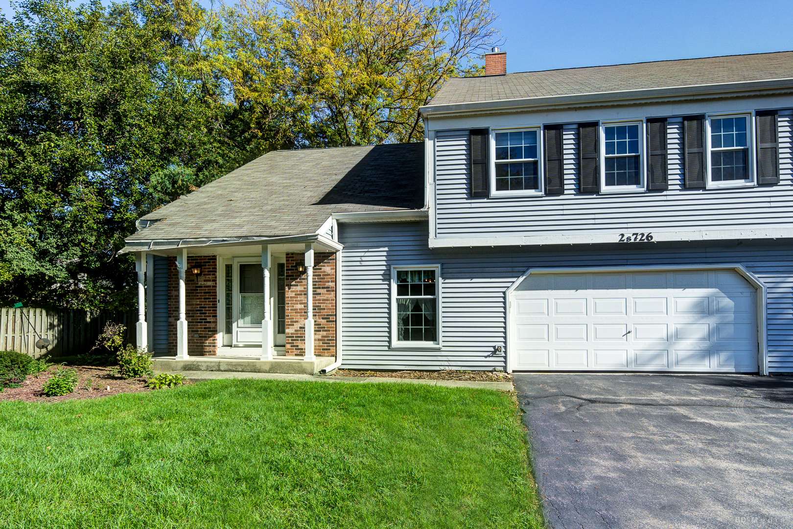 2S726 Timber DR, Warrenville, IL 60555