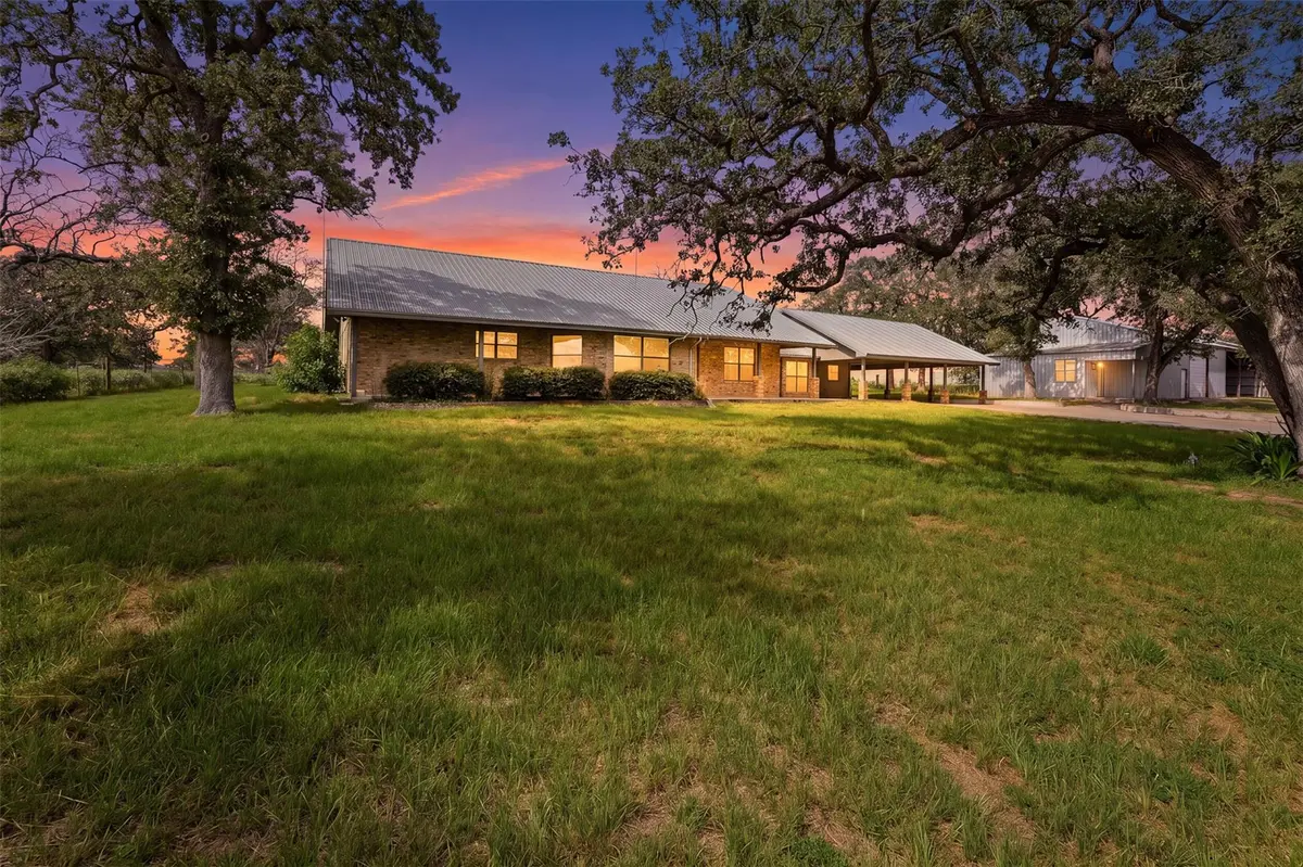 6589 State Highway 304 HWY, Harwood, TX 78632