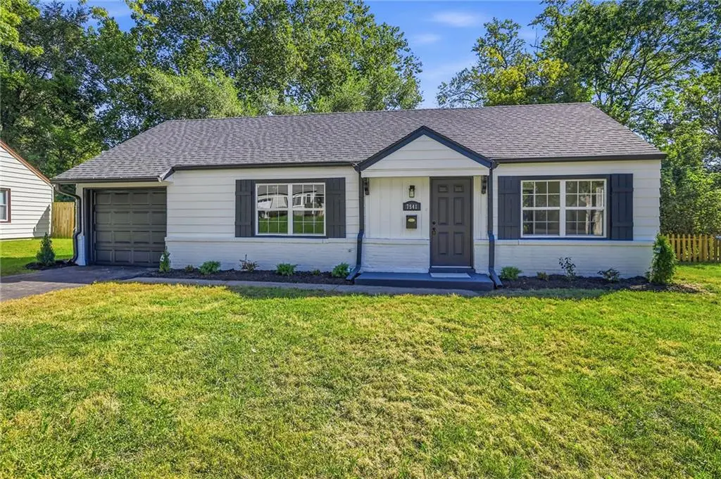 7541 Rainbow DR, Prairie Village, KS 66208