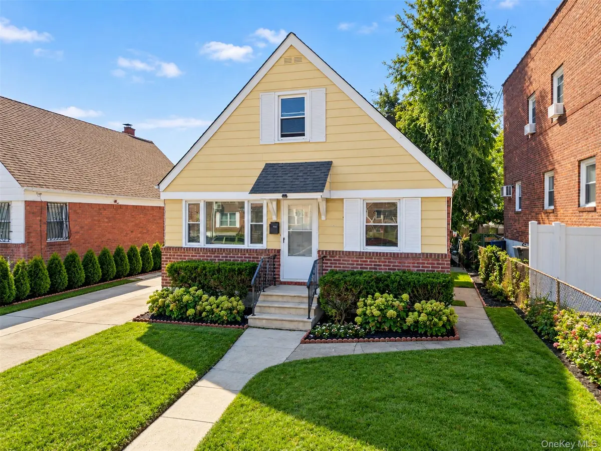 89-68 Springfield BLVD, Queens Village, NY 11427