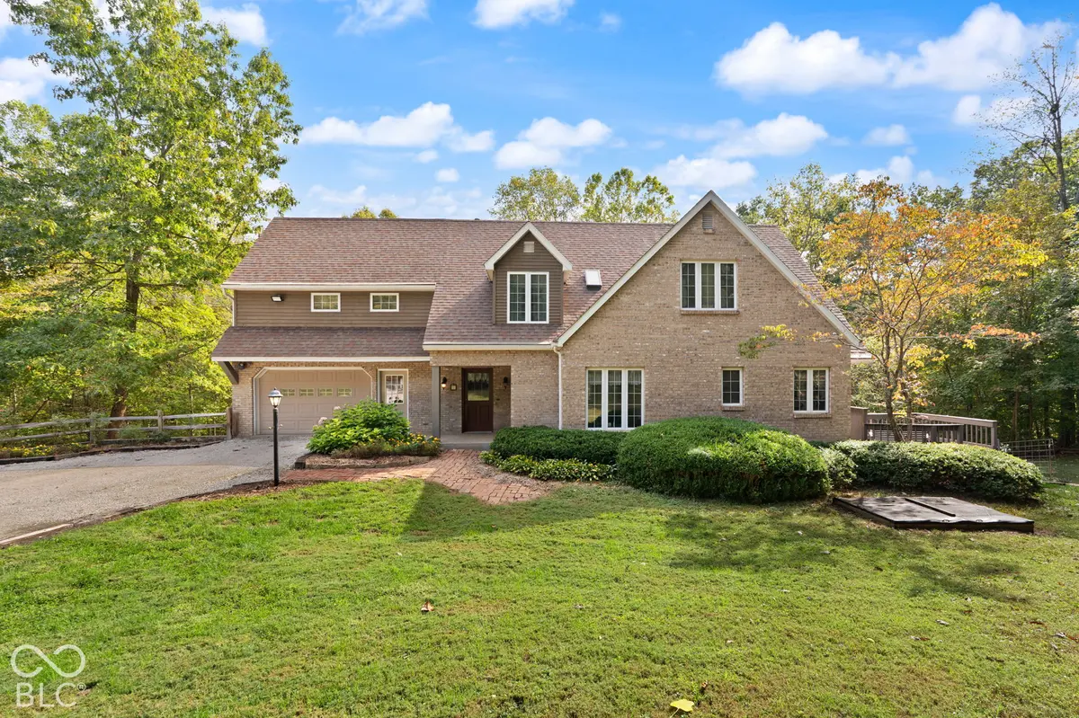 925 W Oakwood Lane, Paoli, IN 47454