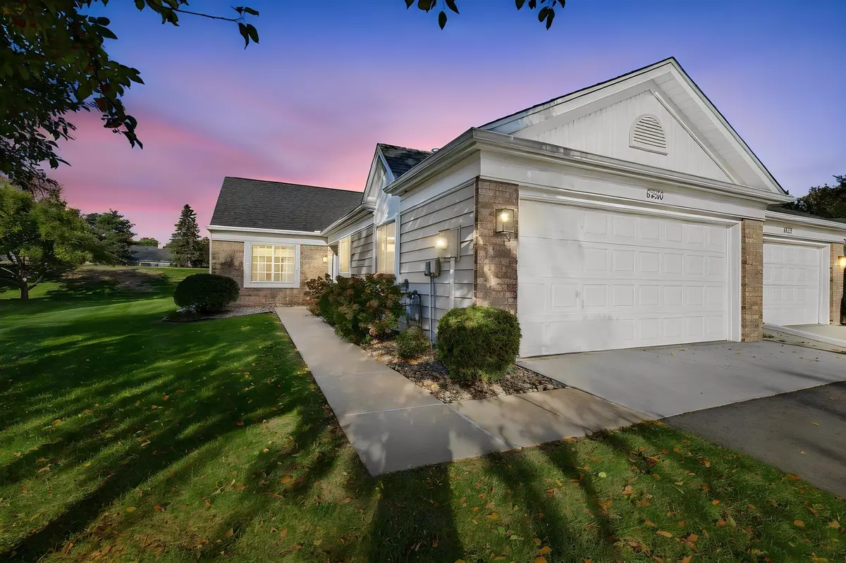 6850 Jenny LN, Woodbury, MN 55125