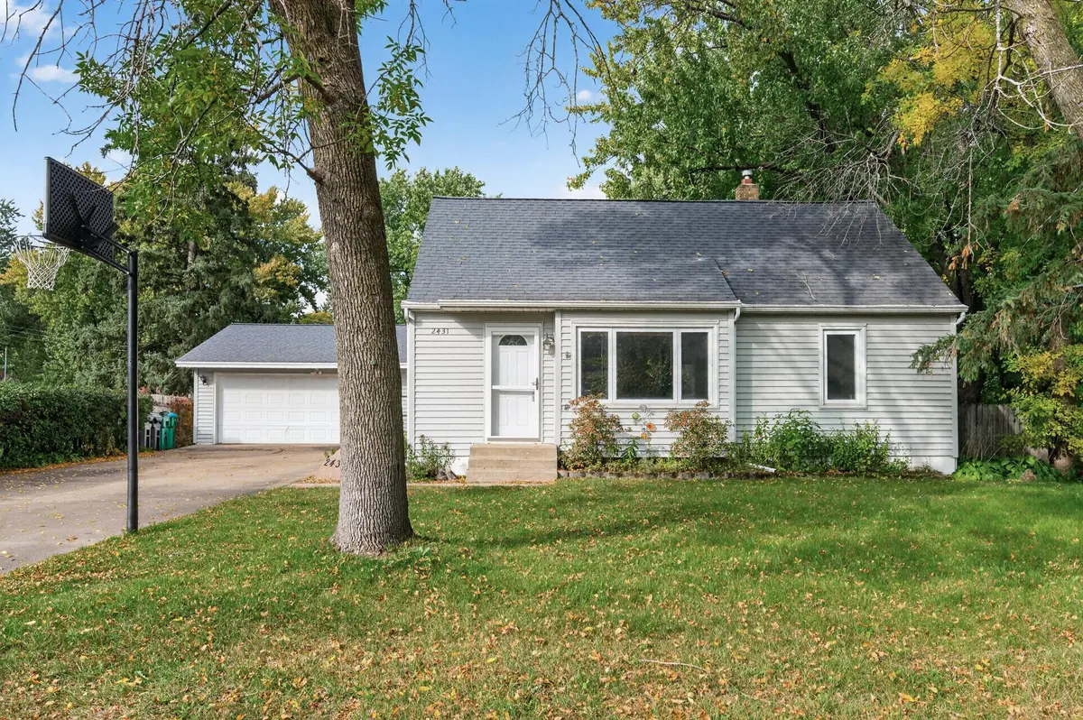 2431 Ridge LN, Mounds View, MN 55112