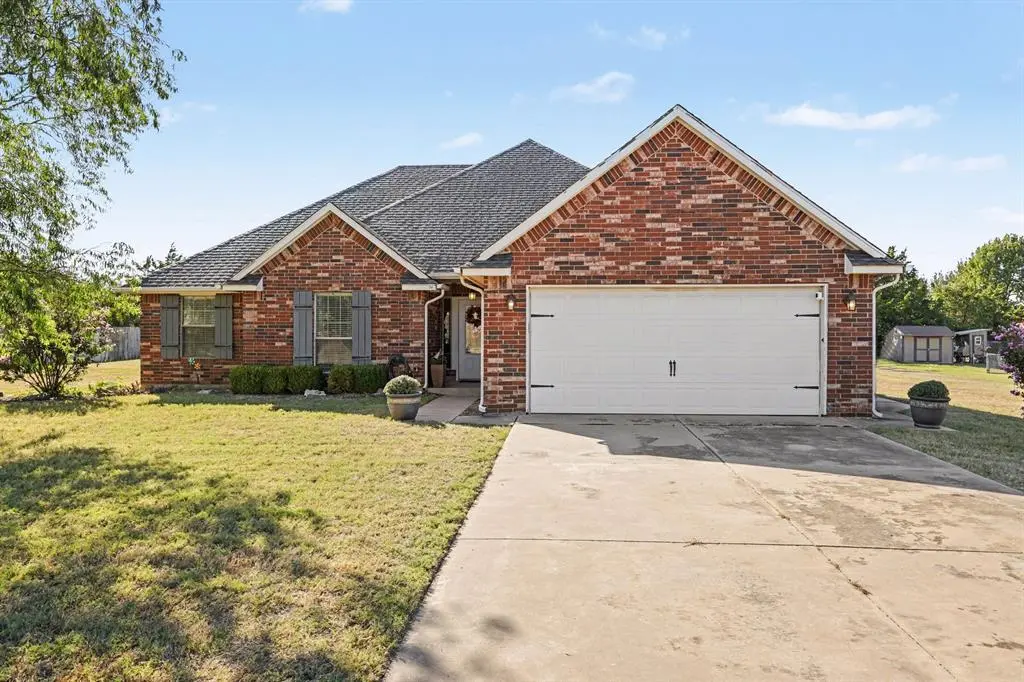 10955 N Lily LN, Edmond, OK 73025