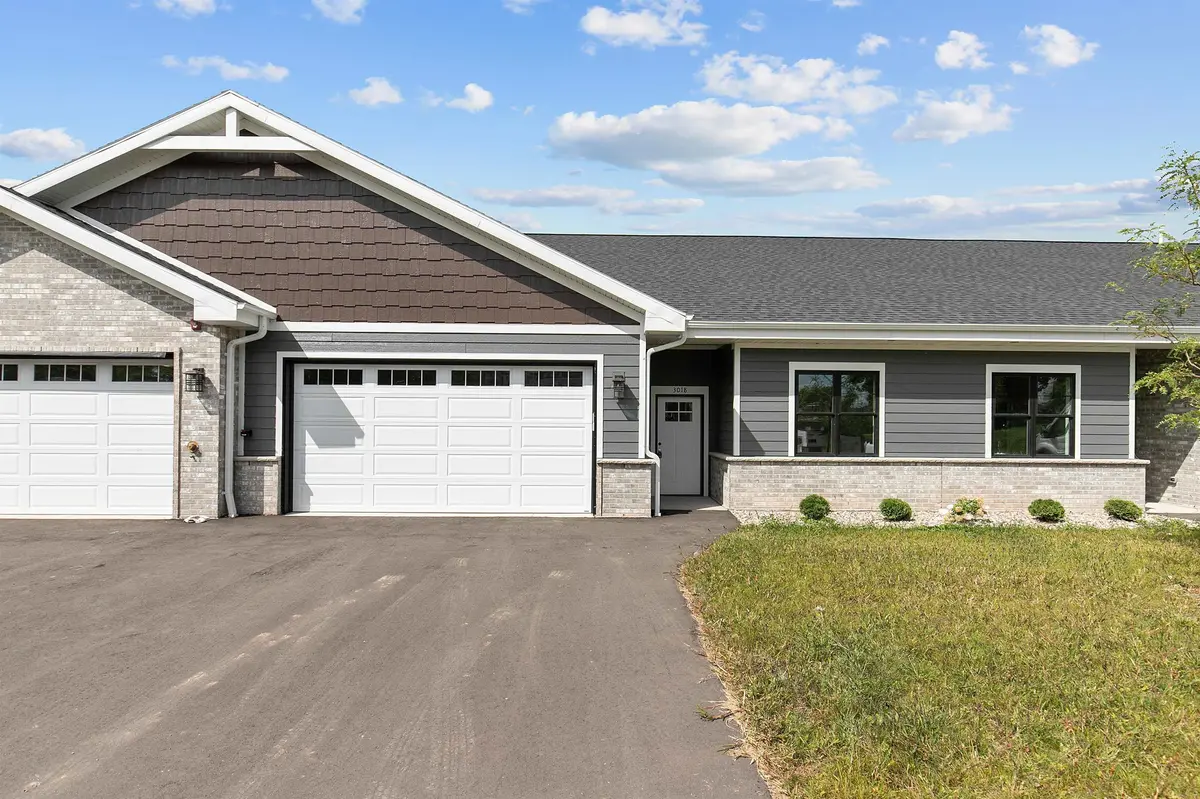3018 COMMUNITY WAY, Menasha, WI 54952
