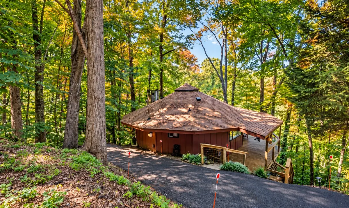 1429 Zurich Rd, Gatlinburg, TN 37738