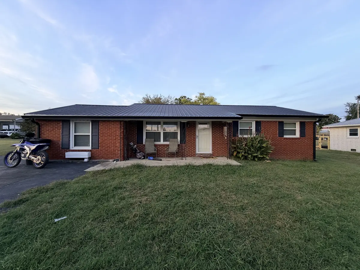 1965 Stevens Dr, Westmoreland, TN 37186