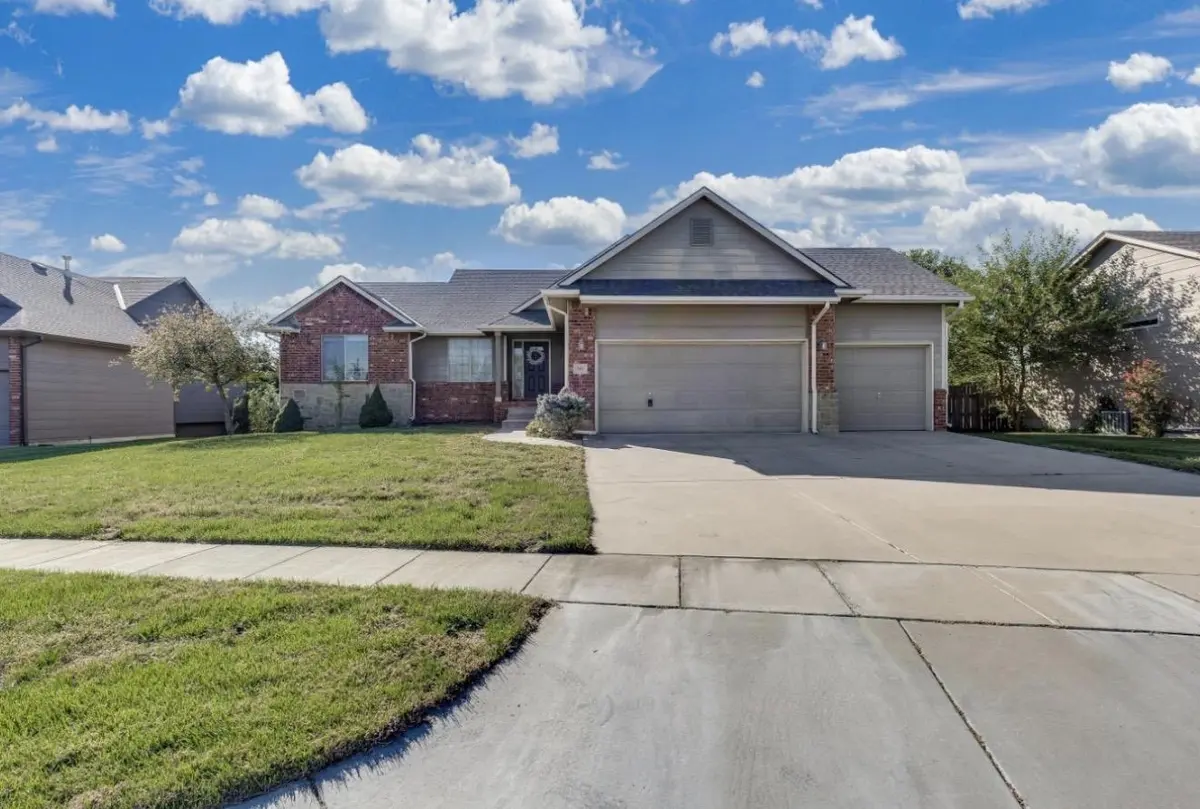3817 N Rutgers St, Maize, KS 67101