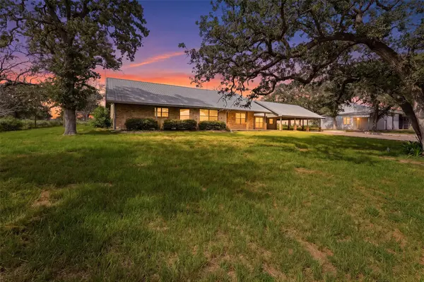 6589 State Highway 304 HWY, Harwood, TX 78632