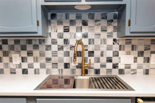 7203 Coronado CIR, Austin, TX 78752